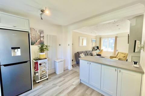 17 Brazen Close, Newhaven, BN9 9XZ