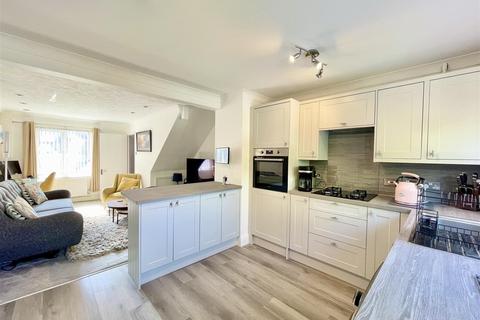 17 Brazen Close, Newhaven, BN9 9XZ