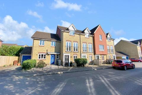 3 bedroom townhouse for sale, Guernsey Way, Ashford TN24