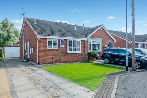 2 bedroom semi-detached bungalow for sale, Hare Farm Avenue, Leeds