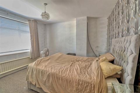 26 Chaucer Close, Jaywick, Clacton-on-sea, CO15 2PZ