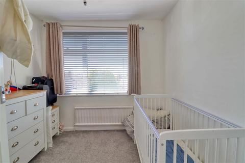 26 Chaucer Close, Jaywick, Clacton-on-sea, CO15 2PZ