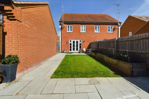 3 bedroom semi-detached house for sale, Cranley Crescent, Aylesbury, HP19 9AA