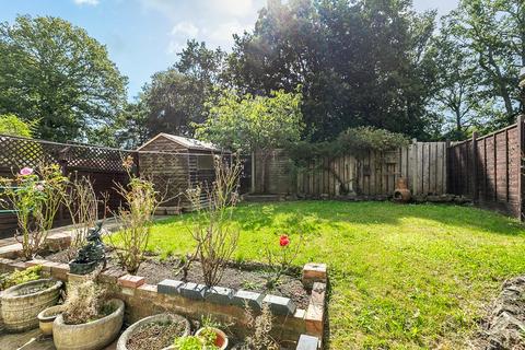 3 bedroom terraced house for sale, Henderson Road, CRAWLEY, West Sussex, RH11