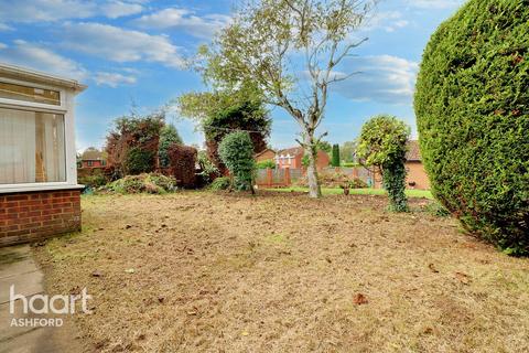 3 bedroom detached bungalow for sale, Broadhurst Drive, Ashford