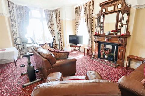 10 bedroom house for sale, Kirkley Cliff Road, Lowestoft