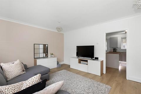 37 Partridge Knoll, Purley, CR8 1BS