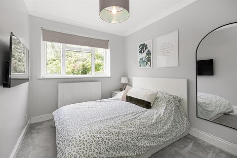 37 Partridge Knoll, Purley, CR8 1BS