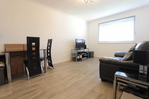 1 bedroom flat to rent, Dalrymple Close, Southgate, London, N14