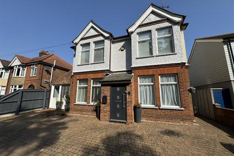 4 bedroom detached house for sale, Foxhall Road, Ipswich IP3