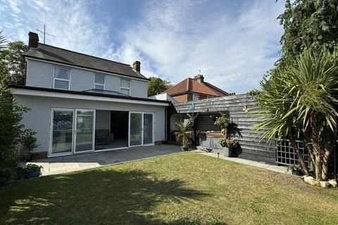 4 bedroom detached house for sale, Foxhall Road, Ipswich IP3