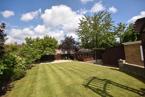 3 bedroom semi-detached bungalow for sale, Devonshire Drive, Goole