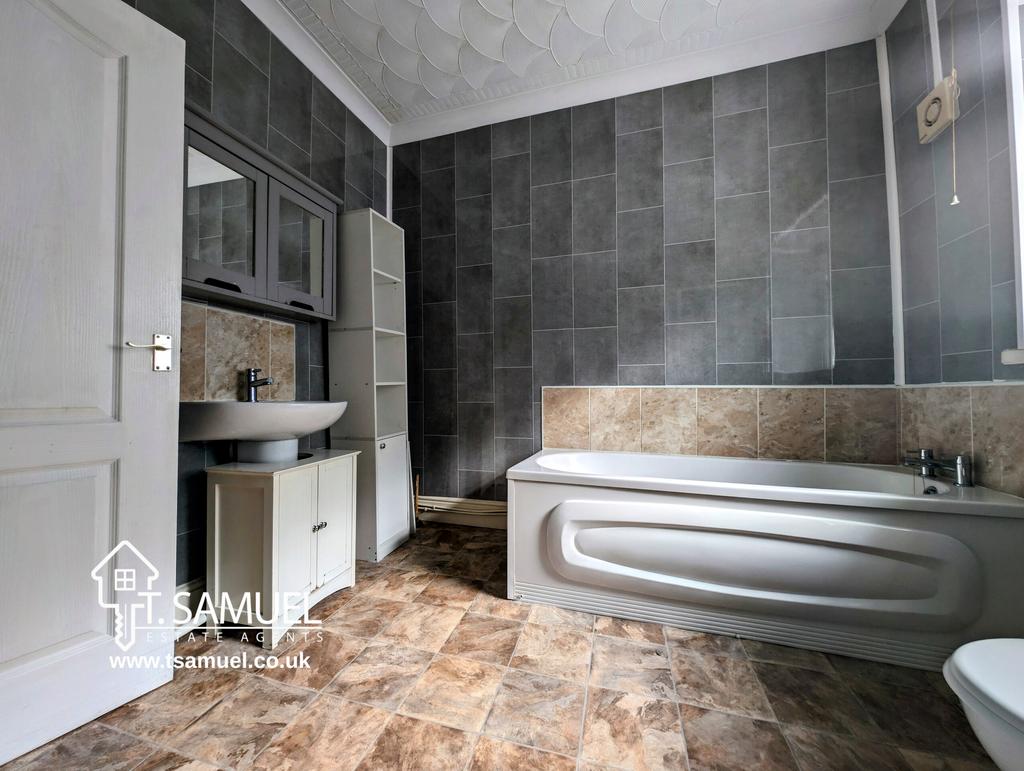 Upstairs bathroom