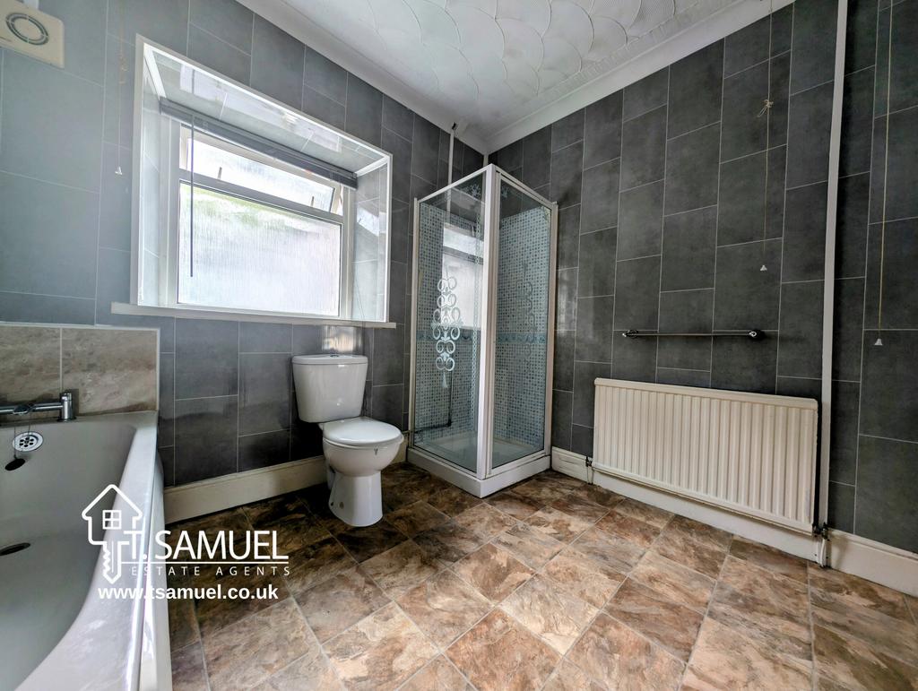 Upstairs bathroom