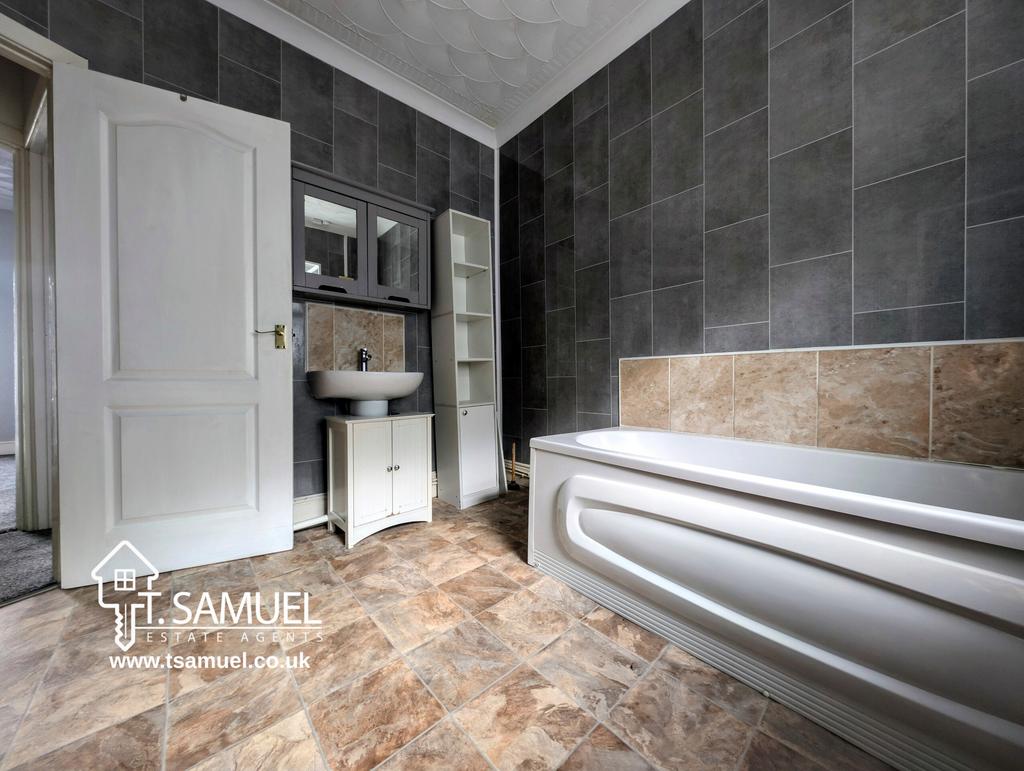 Upstairs bathroom