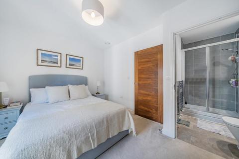 3 bedroom flat for sale, Osiers Road, Wandsworth