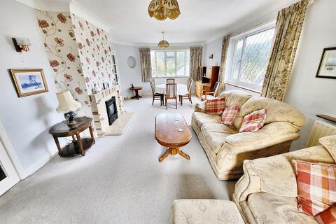 9 Burnham Drive, Bournemouth, BH8 9EX