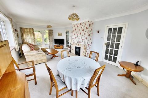 9 Burnham Drive, Bournemouth, BH8 9EX