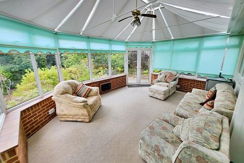 9 Burnham Drive, Bournemouth, BH8 9EX