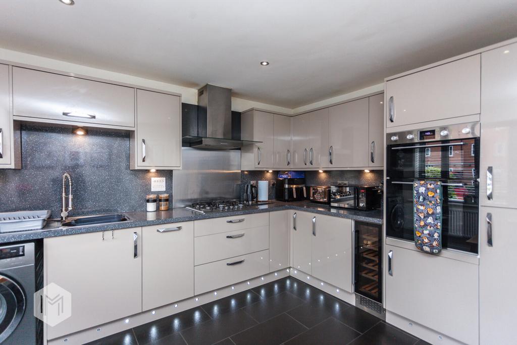 Vanguard Close, Elton, Bury, Gb, BL8 1NF 4 bed end of terrace house for