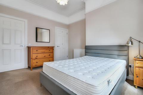 22/10 Albert Street, Edinburgh, EH7 5LG