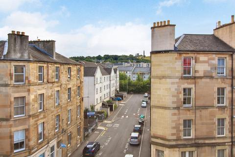 22/10 Albert Street, Edinburgh, EH7 5LG