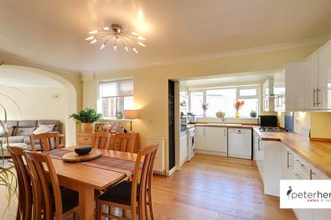 4 bedroom semi-detached house for sale, Kentmere Avenue, Seaburn Dene, Sunderland