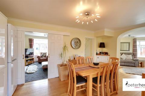 4 bedroom semi-detached house for sale, Kentmere Avenue, Seaburn Dene, Sunderland