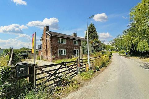 3 bedroom semi-detached house for sale, Skelton, Goole, East Riding of Yorkshire, DN14 7RP