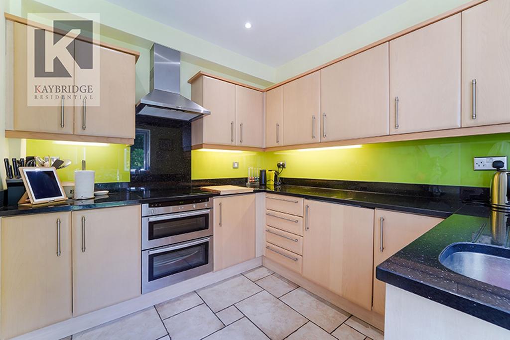 Beaufort Way, Epsom   KT17 2 PS