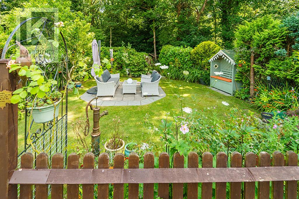 Beaufort Way, Epsom   KT17 2 PS