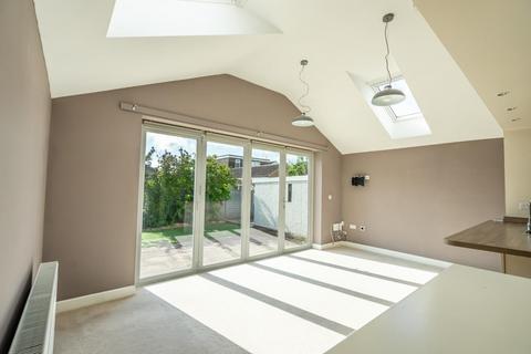 2 bedroom semi-detached bungalow for sale, Heath Moor Drive, York