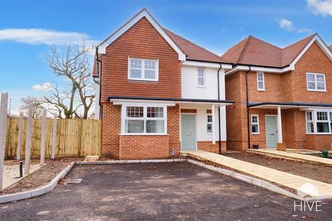 3 bedroom detached house for sale, Christchurch Road, Ferndown BH22