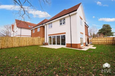 3 bedroom detached house for sale, Christchurch Road, Ferndown BH22