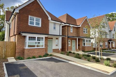 3 bedroom detached house for sale, Linden Road, Ferndown BH22