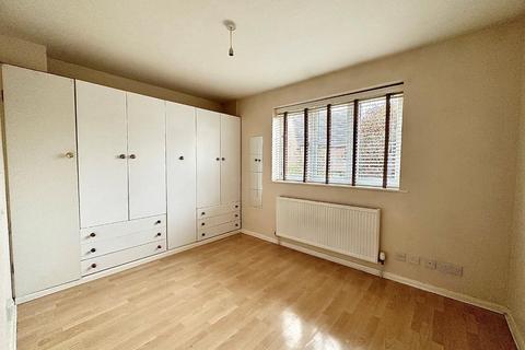 35 Claregate, Northampton, NN4 0QZ