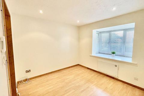 Studio for sale, Clifton Walk, Dartford DA2