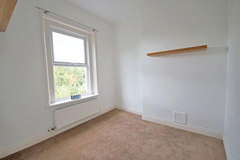 2 bedroom flat to rent, Central Cheltenham GL50 3ED