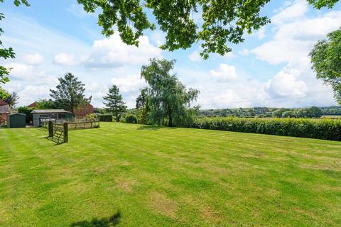 3 bedroom cottage for sale, Pumphouse Lane Hanbury Bromsgrove, Worcestershire, B60 4BX