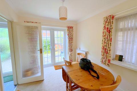 3 bedroom end of terrace house for sale, Beechwood Crescent, Eastbourne