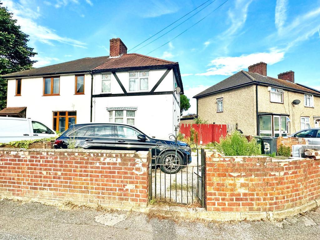 2 Hobart Road Dagenham Rm9 5nh