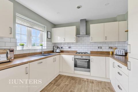 87 Tarnside Close, Rochdale, OL16 2QD