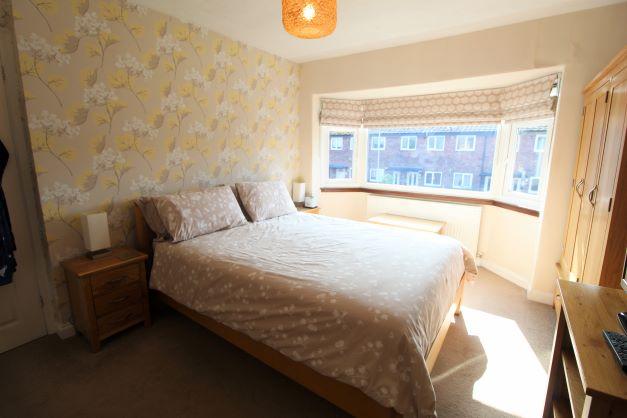 R Bed 1.jpg