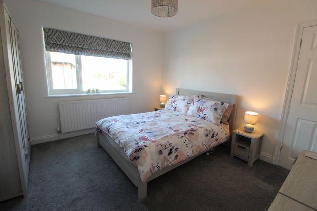R Bed 2.jpg