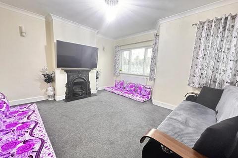 2 bedroom maisonette for sale, Southall UB1