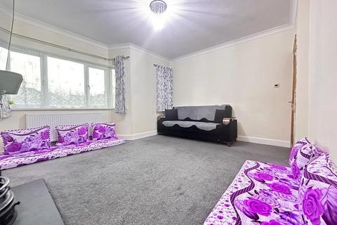 2 bedroom maisonette for sale, Southall UB1