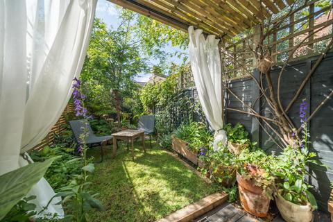 2 Trentham Street, London, SW18 5AT