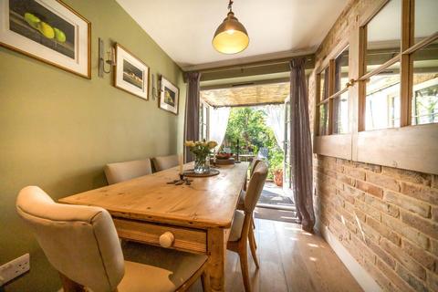 2 Trentham Street, London, SW18 5AT