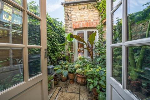 2 Trentham Street, London, SW18 5AT