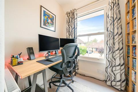 64 Gander Green Lane, Sutton, SM1 2EJ